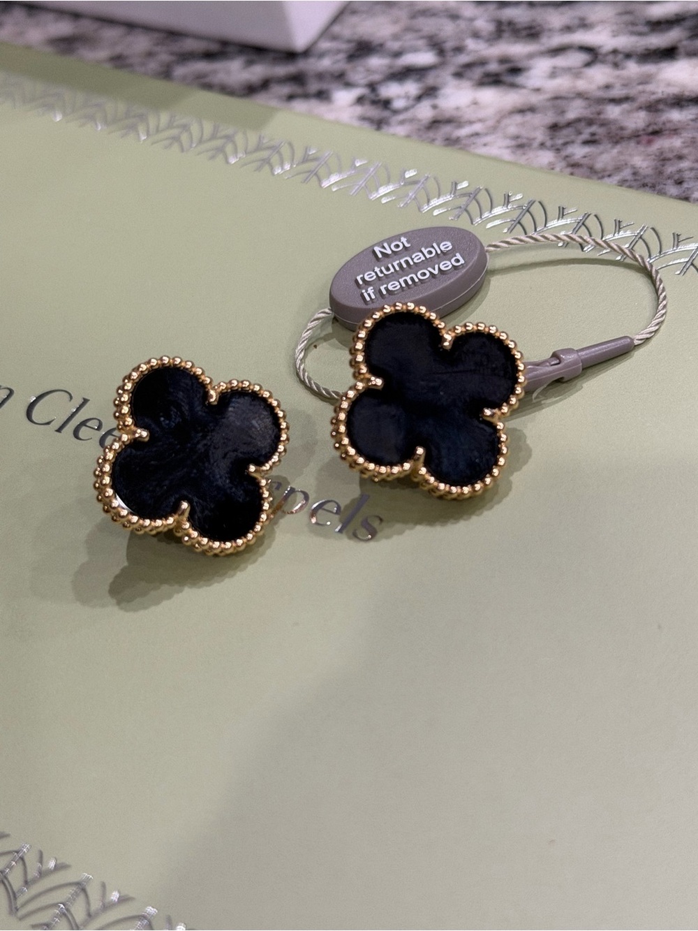 RARE Van Cleef & Arpels Magic Onyx Alhambra single motif earrings FULL SET